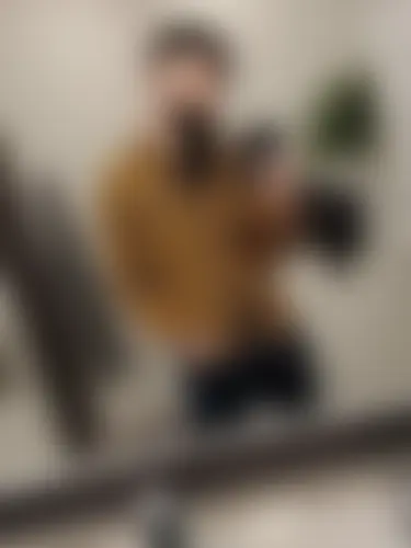ChicDude, 33